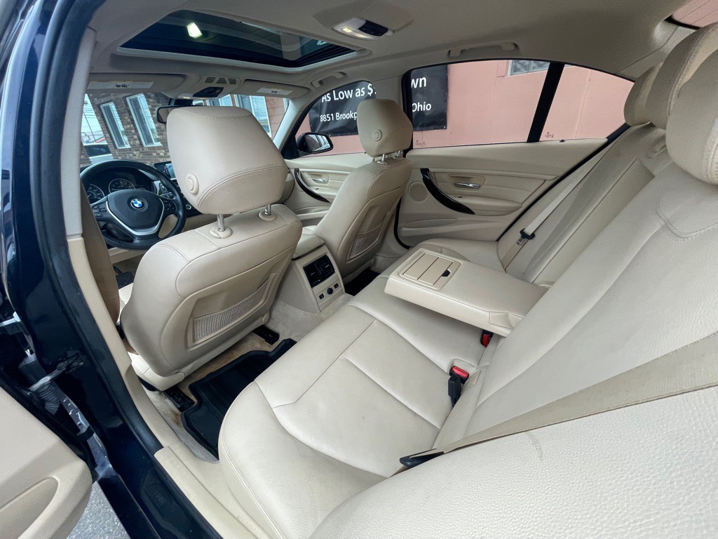 2015 BMW 3 Series Image 23