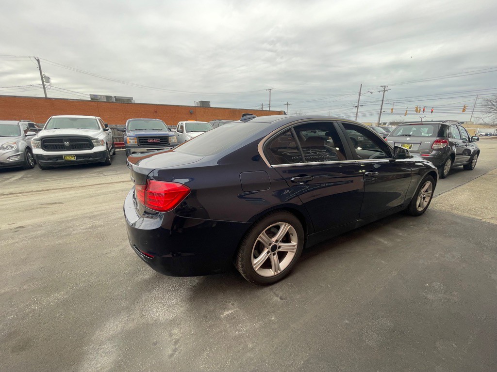 2015 BMW 3 Series Image 27