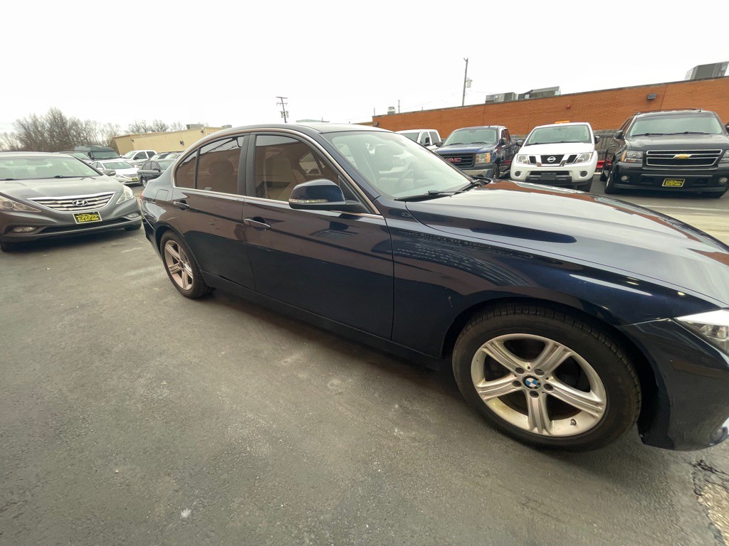 2015 BMW 3 Series Image 32