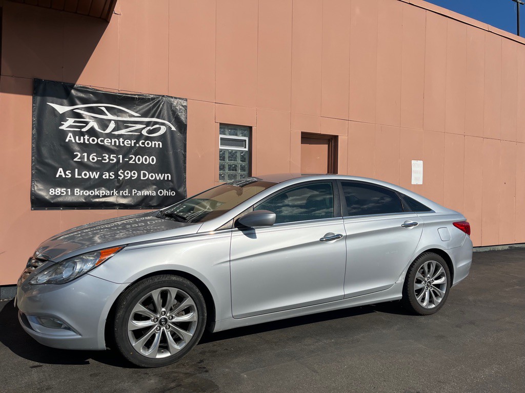 2012 Hyundai Sonata Image 2