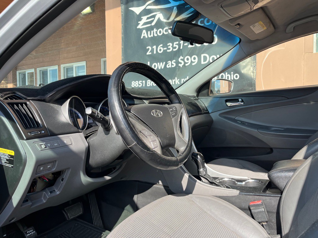 2012 Hyundai Sonata Image 4
