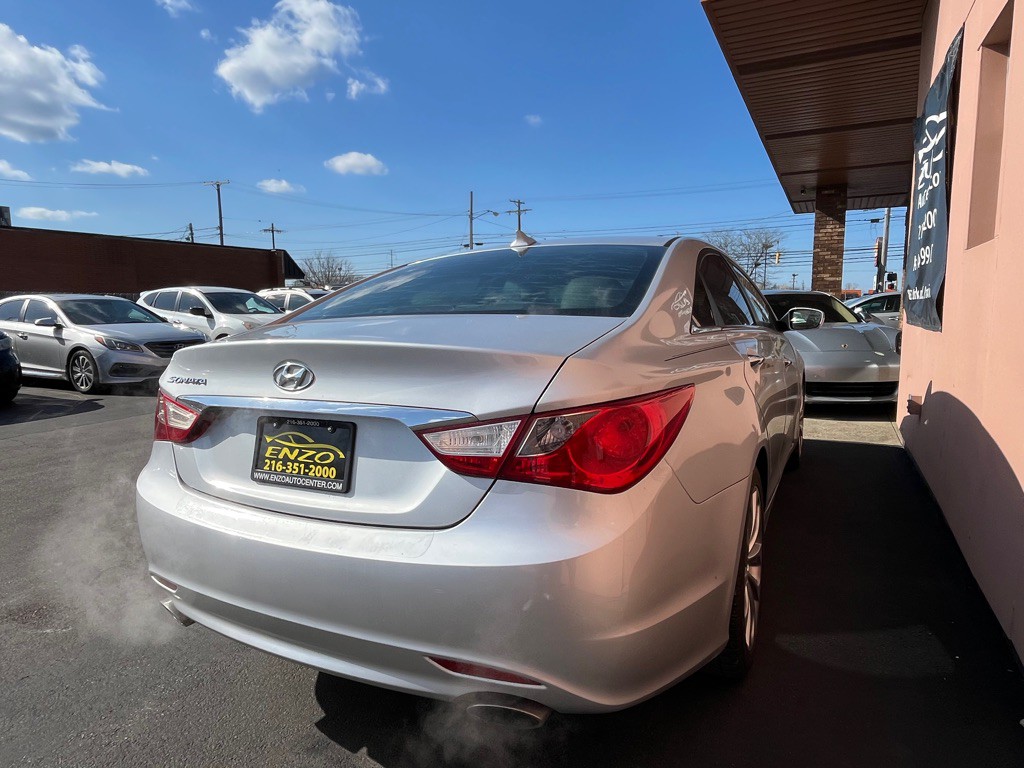 2012 Hyundai Sonata Image 9