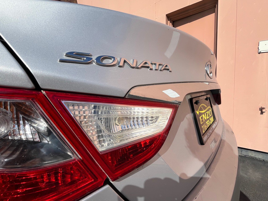 2012 Hyundai Sonata Image 11