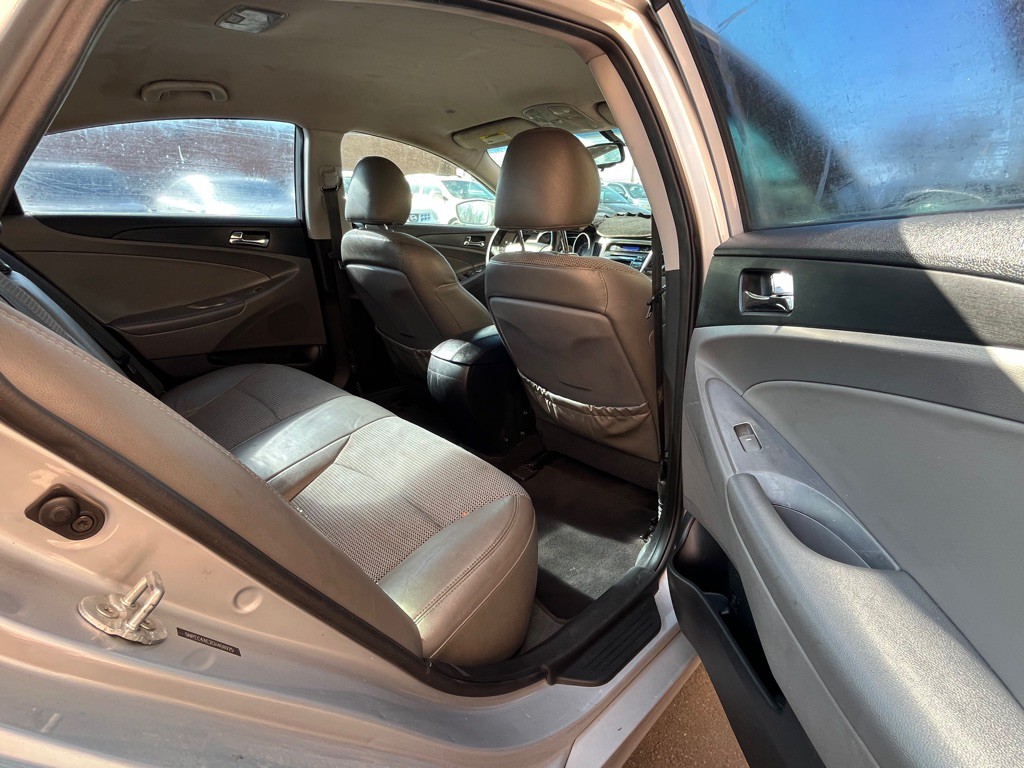 2012 Hyundai Sonata Image 12