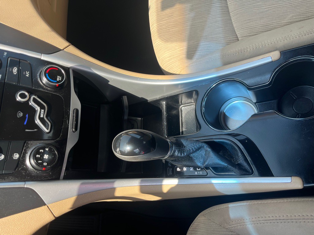 2011 Hyundai Sonata Image 10