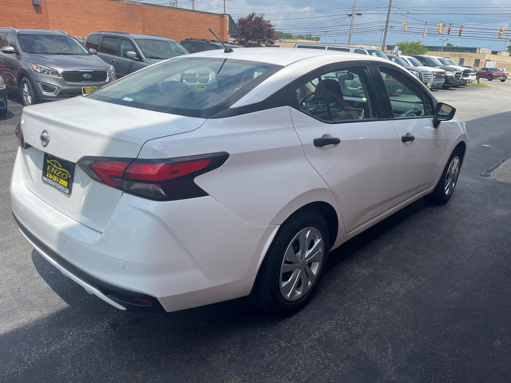 2021 Nissan Versa Image 6