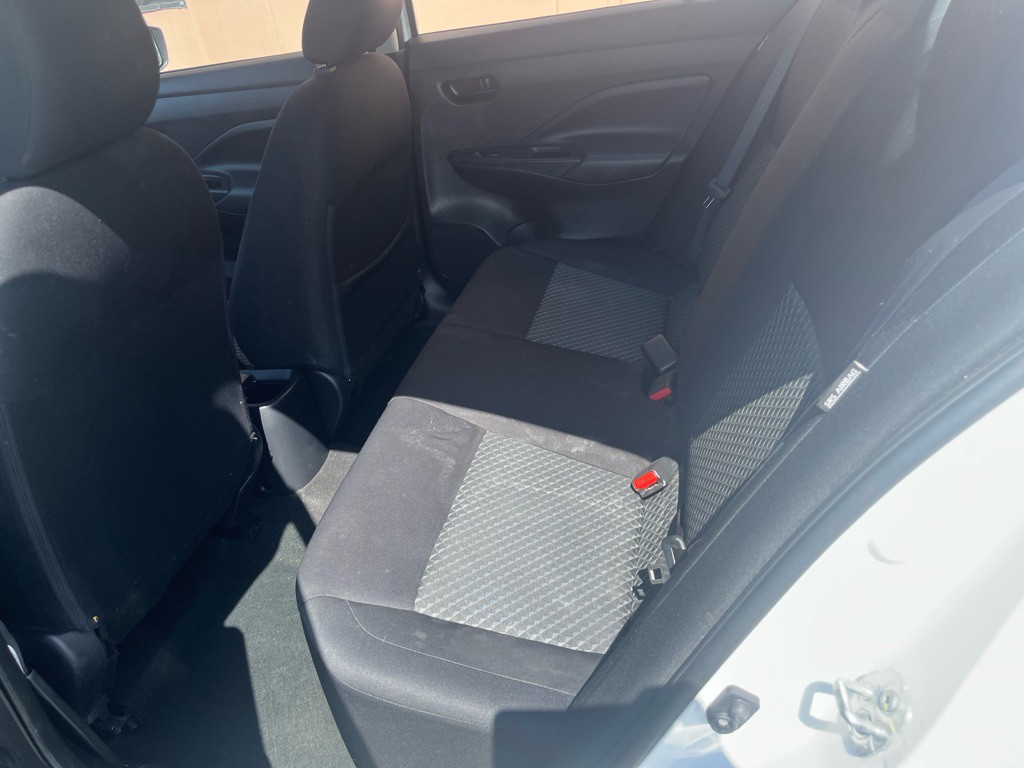 2021 Nissan Versa Image 15