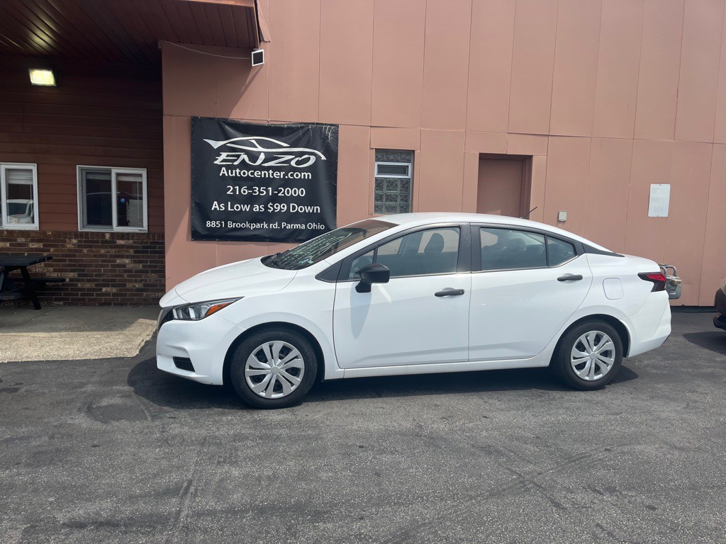 2021 Nissan Versa Image 16