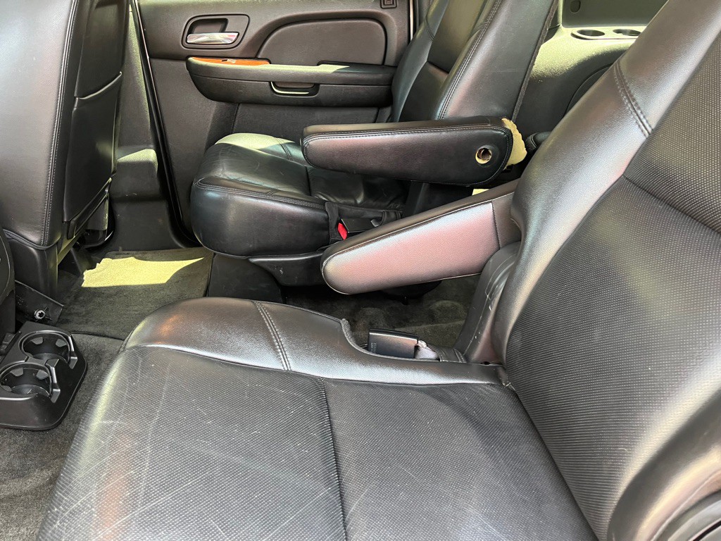 2011 Chevrolet Suburban Image 15