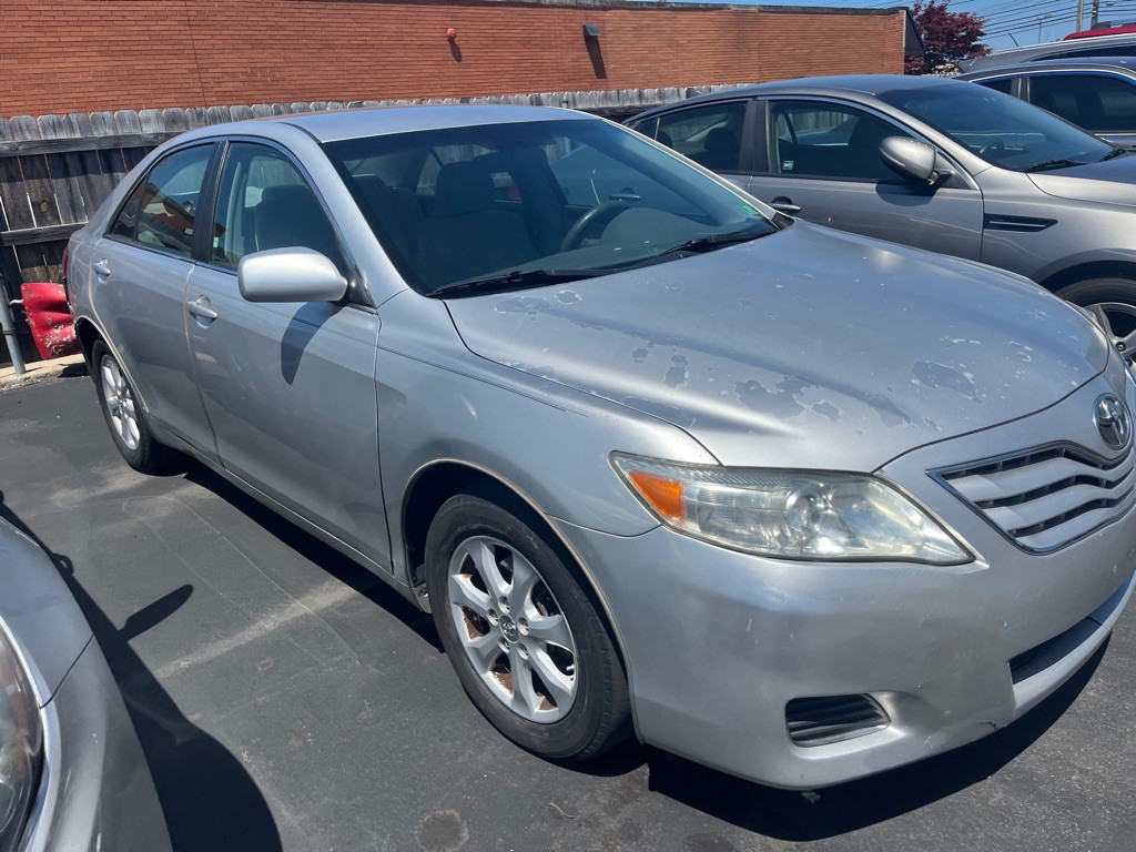 2011 Toyota Camry Image 3