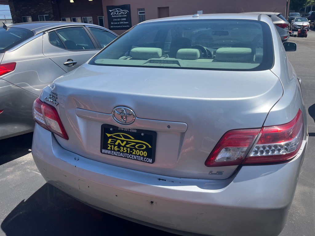 2011 Toyota Camry Image 5