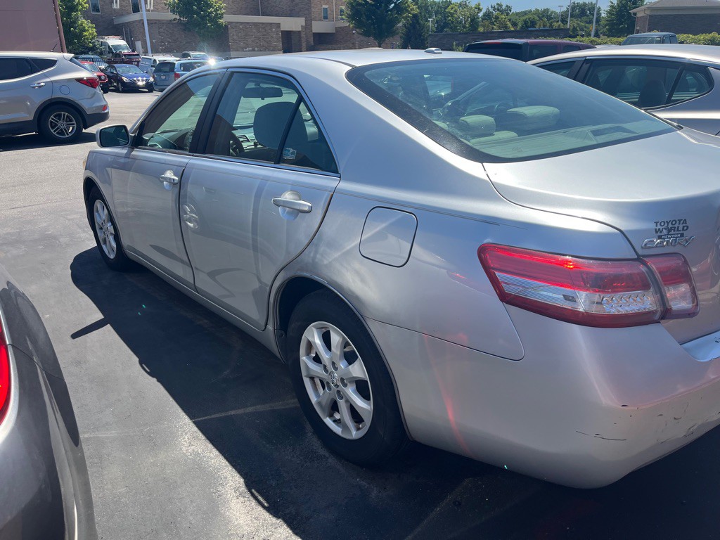 2011 Toyota Camry Image 6