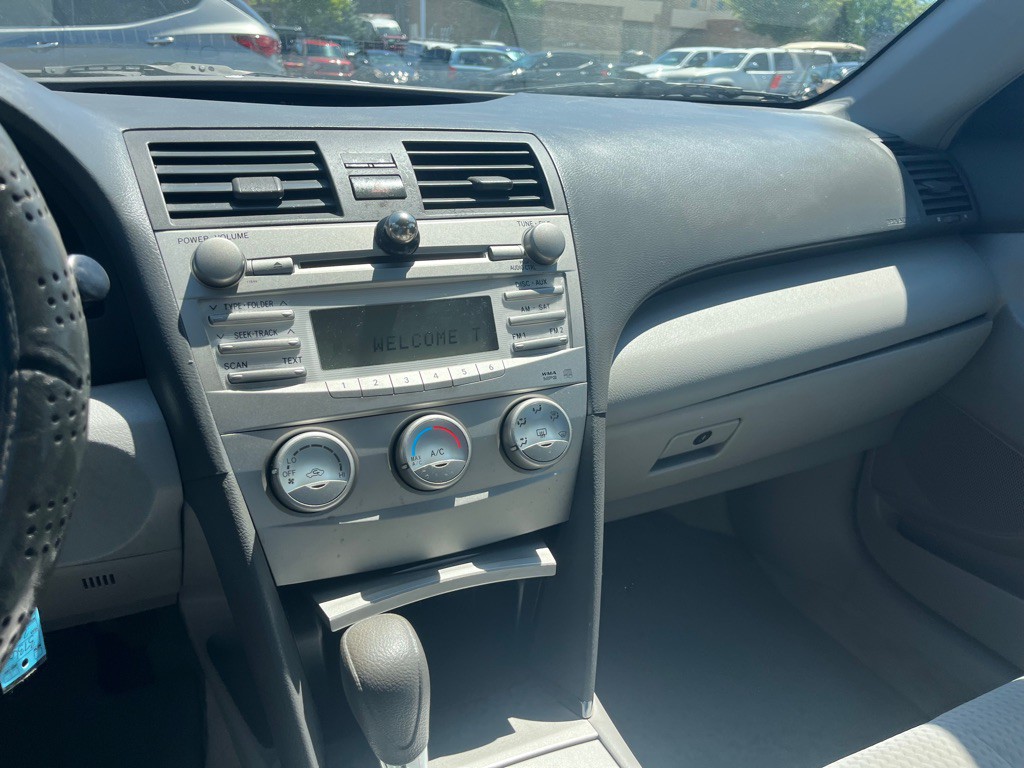 2011 Toyota Camry Image 10