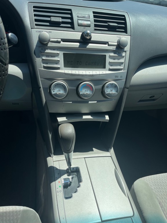 2011 Toyota Camry Image 11