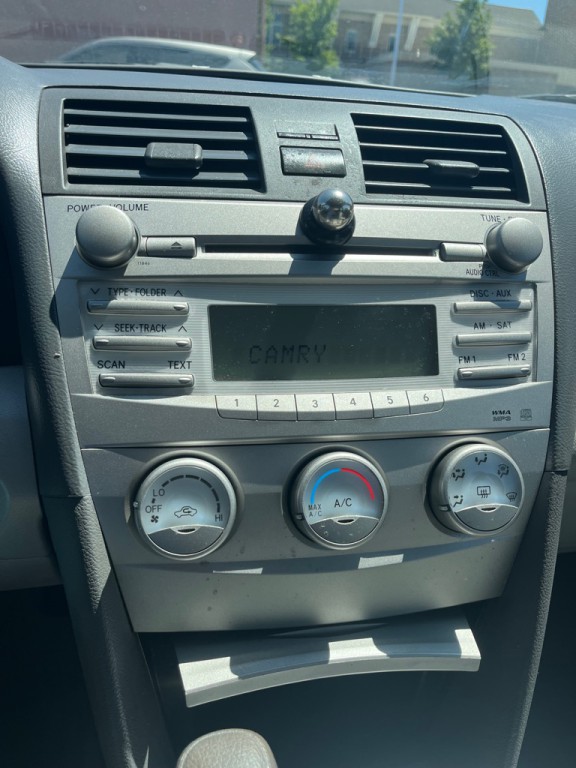2011 Toyota Camry Image 12