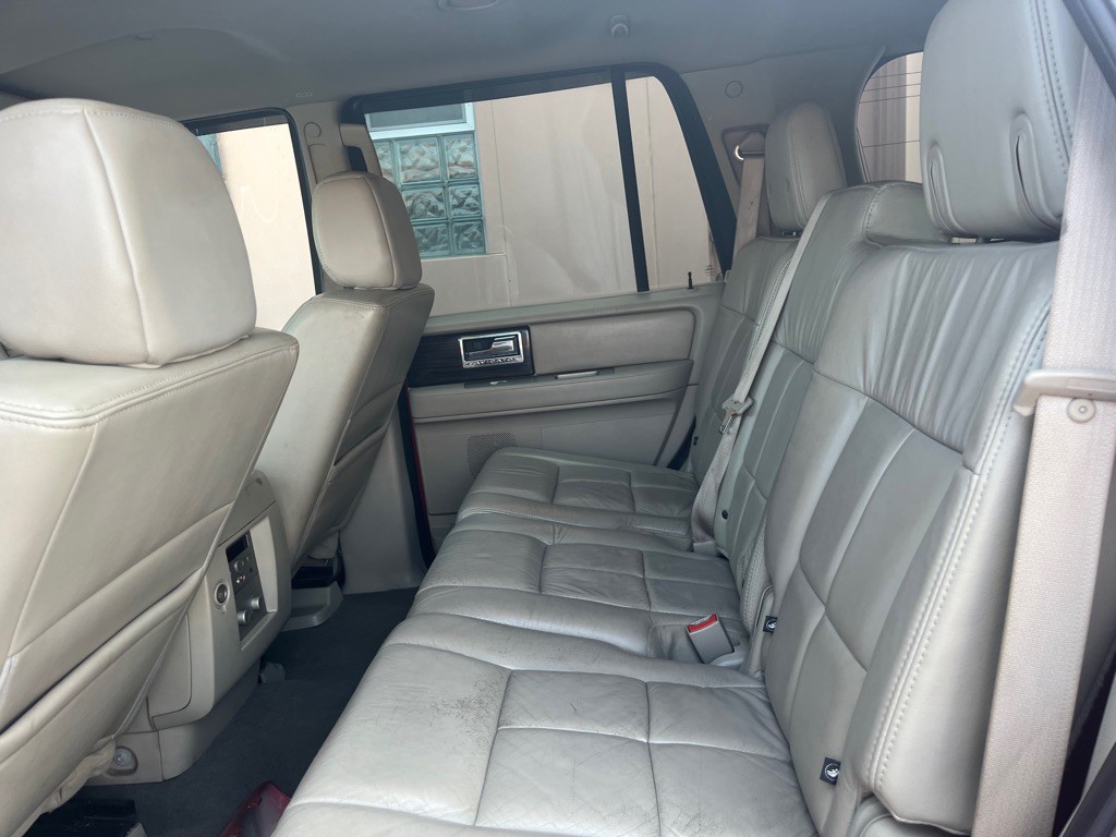2007 Lincoln Navigator Image 23