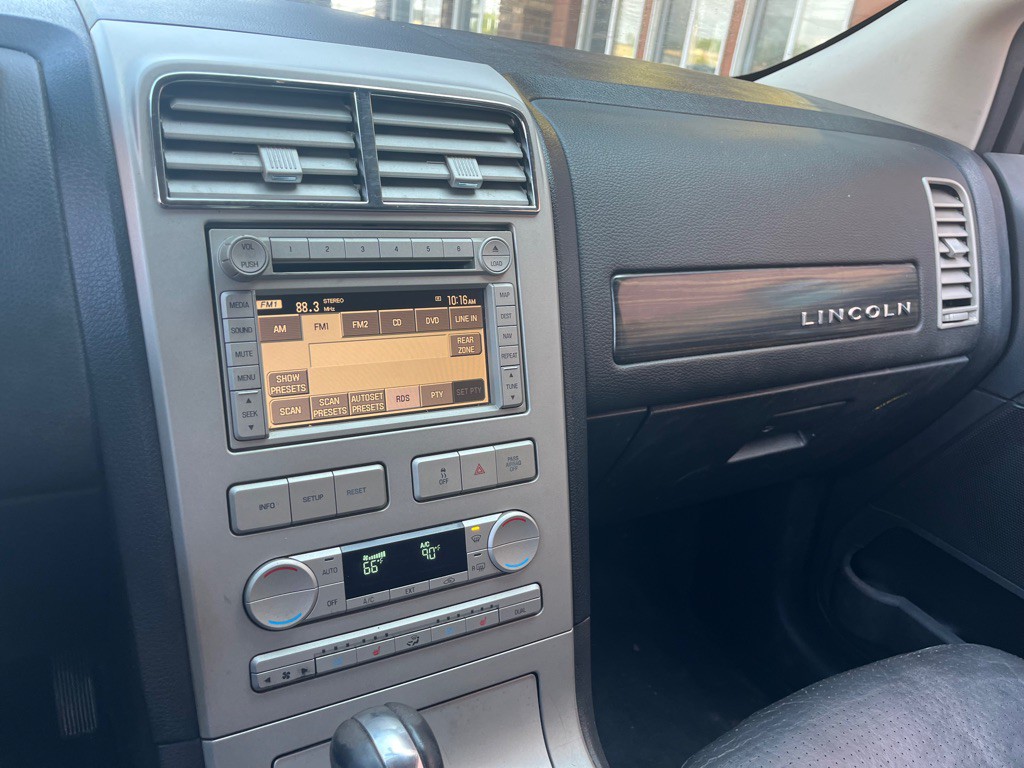 2007 Lincoln MKX Image 17