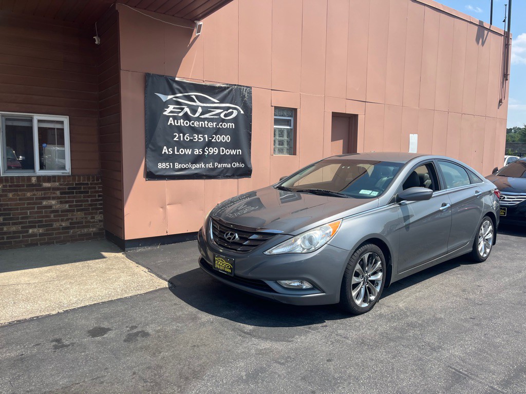 2013 Hyundai Sonata Image 1