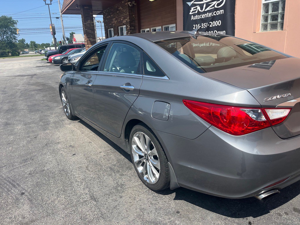 2013 Hyundai Sonata Image 8