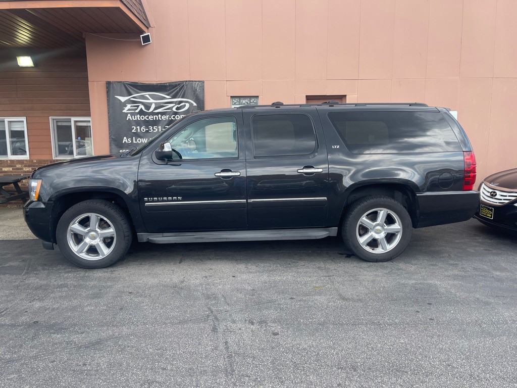 2013 Chevrolet Suburban Image 6
