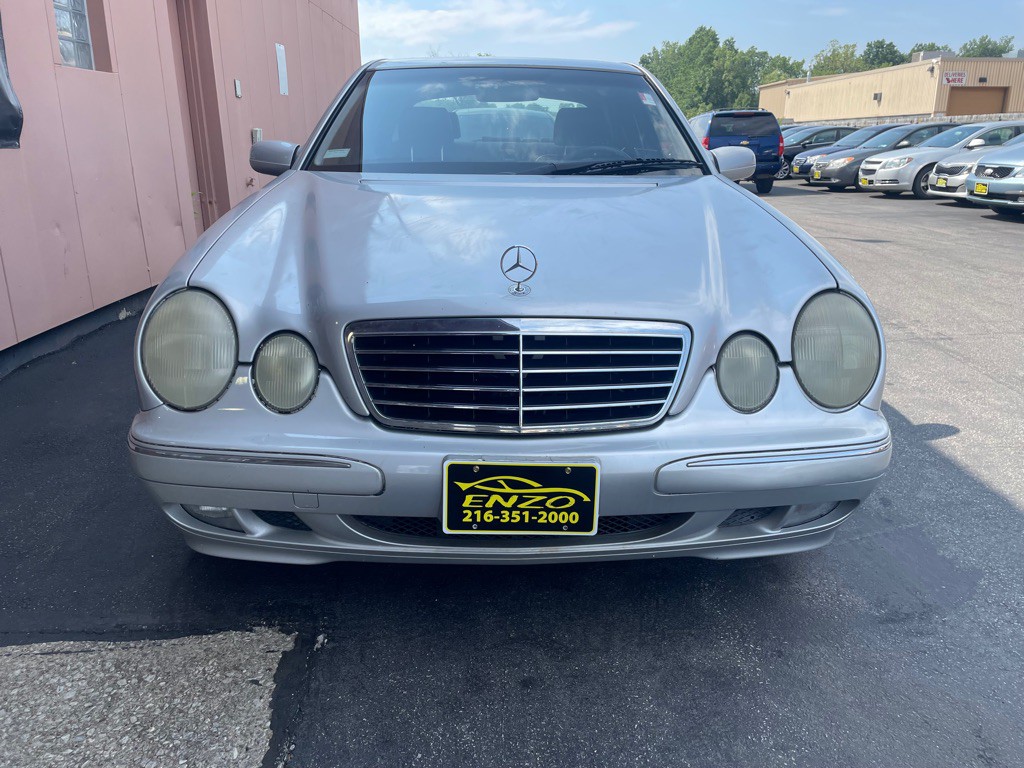 2000 Mercedes-Benz E-Class Image 2