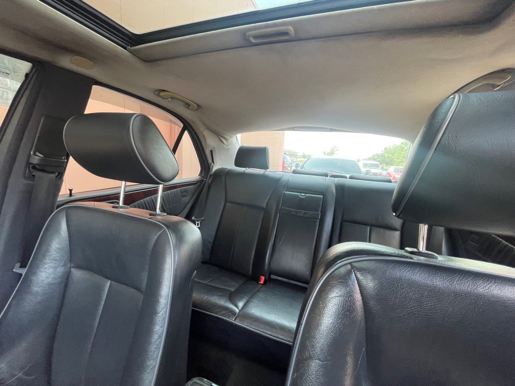 2000 Mercedes-Benz E-Class Image 11