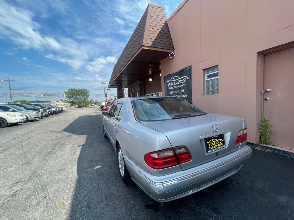 2000 Mercedes-Benz E-Class Image 19