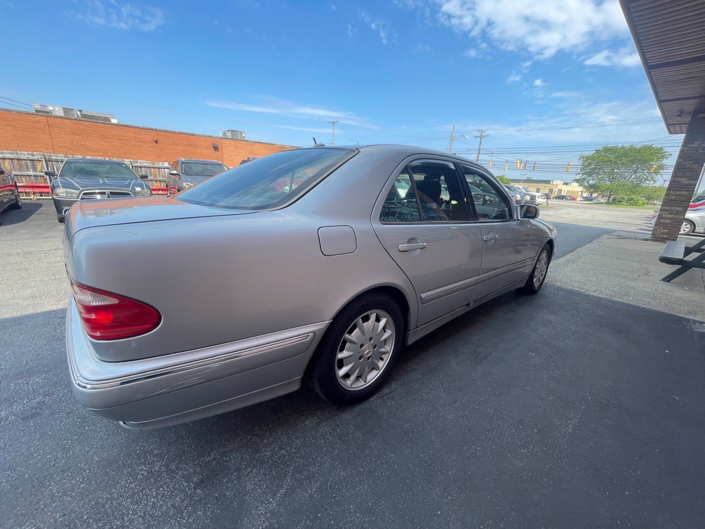 2000 Mercedes-Benz E-Class Image 20