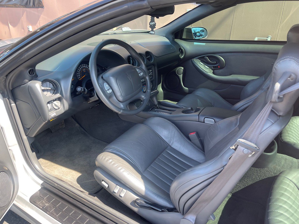 1998 Pontiac Firebird Image 30