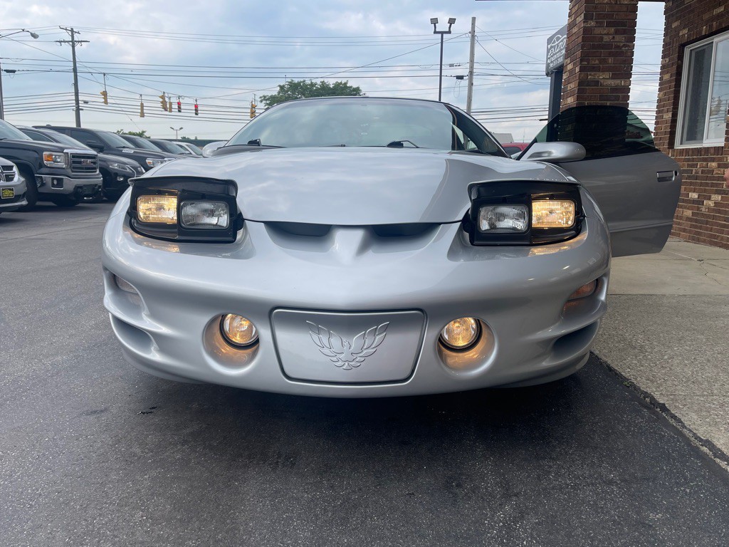 1998 Pontiac Firebird Image 3