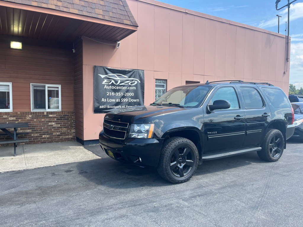 2014 Chevrolet Tahoe Image 2