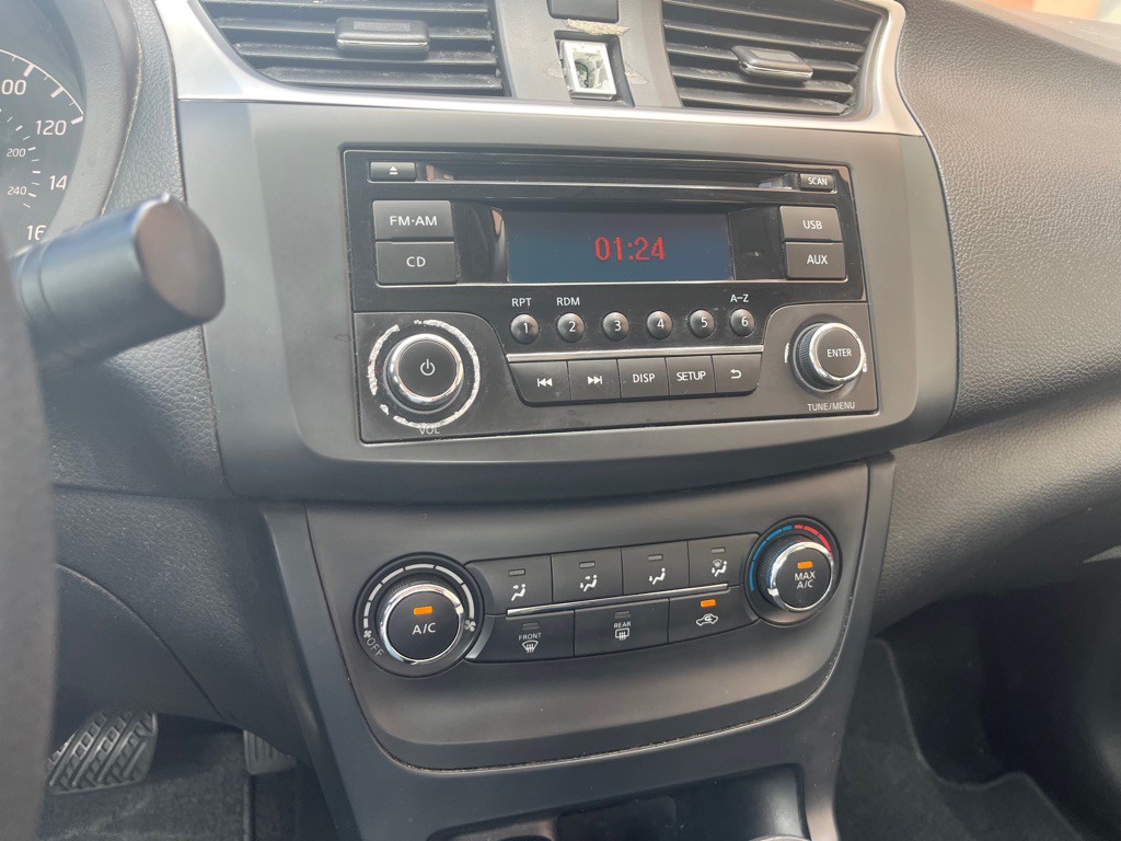 2017 Nissan Sentra Image 8