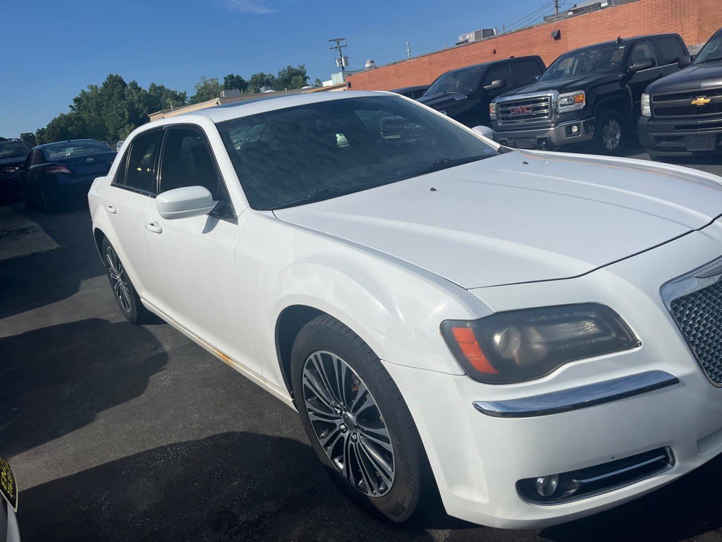2012 Chrysler 300 Image 13