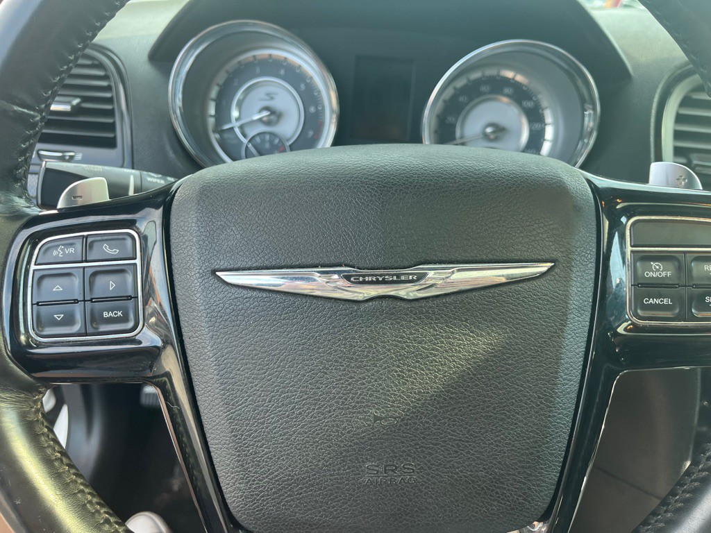 2012 Chrysler 300 Image 20