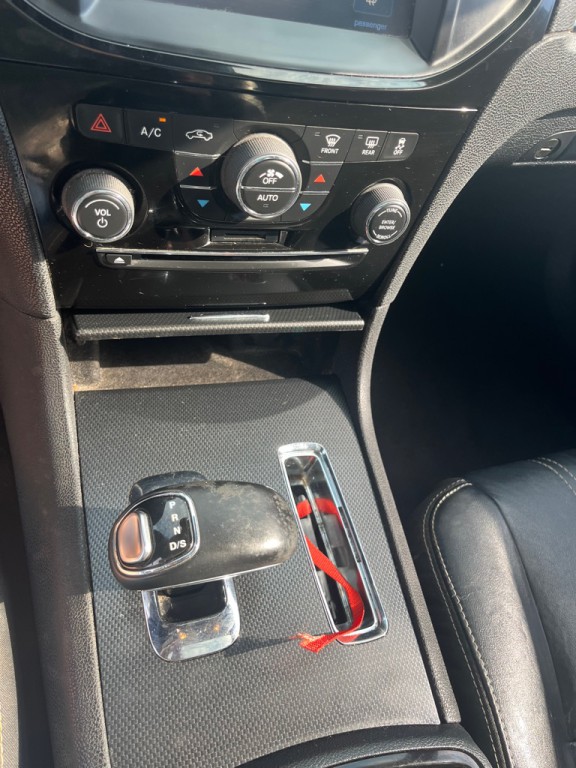 2012 Chrysler 300 Image 23