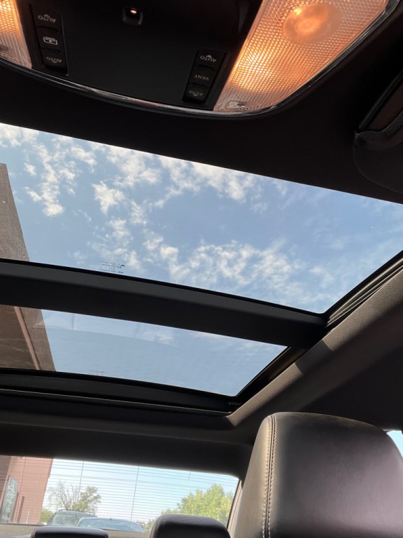 2012 Chrysler 300 Image 24