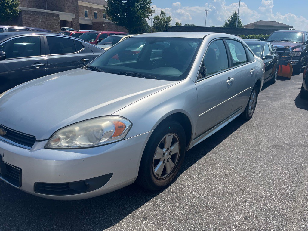 2011 Chevrolet Impala Image 2