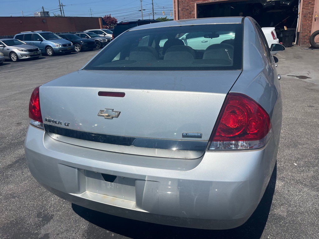 2011 Chevrolet Impala Image 4