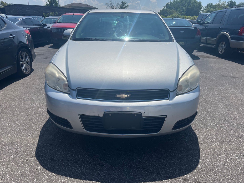 2011 Chevrolet Impala Image 2