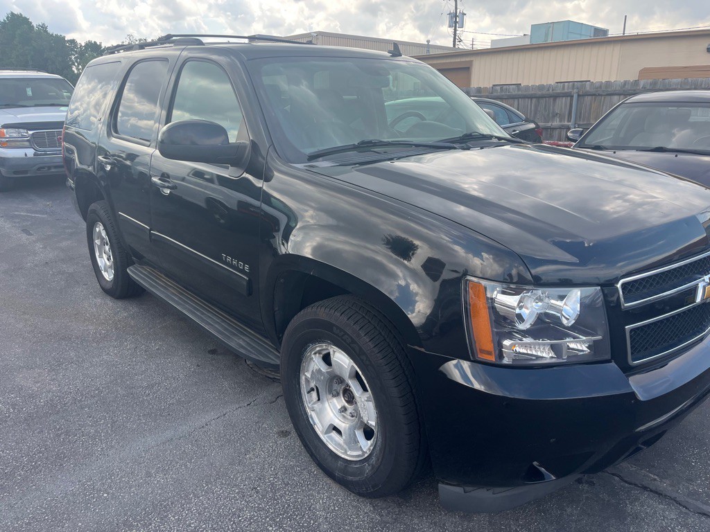 2011 Chevrolet Tahoe Image 3