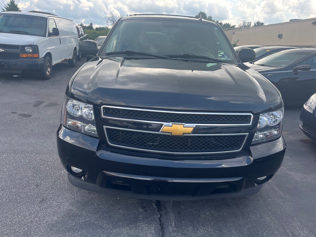 2011 Chevrolet Tahoe Image 2