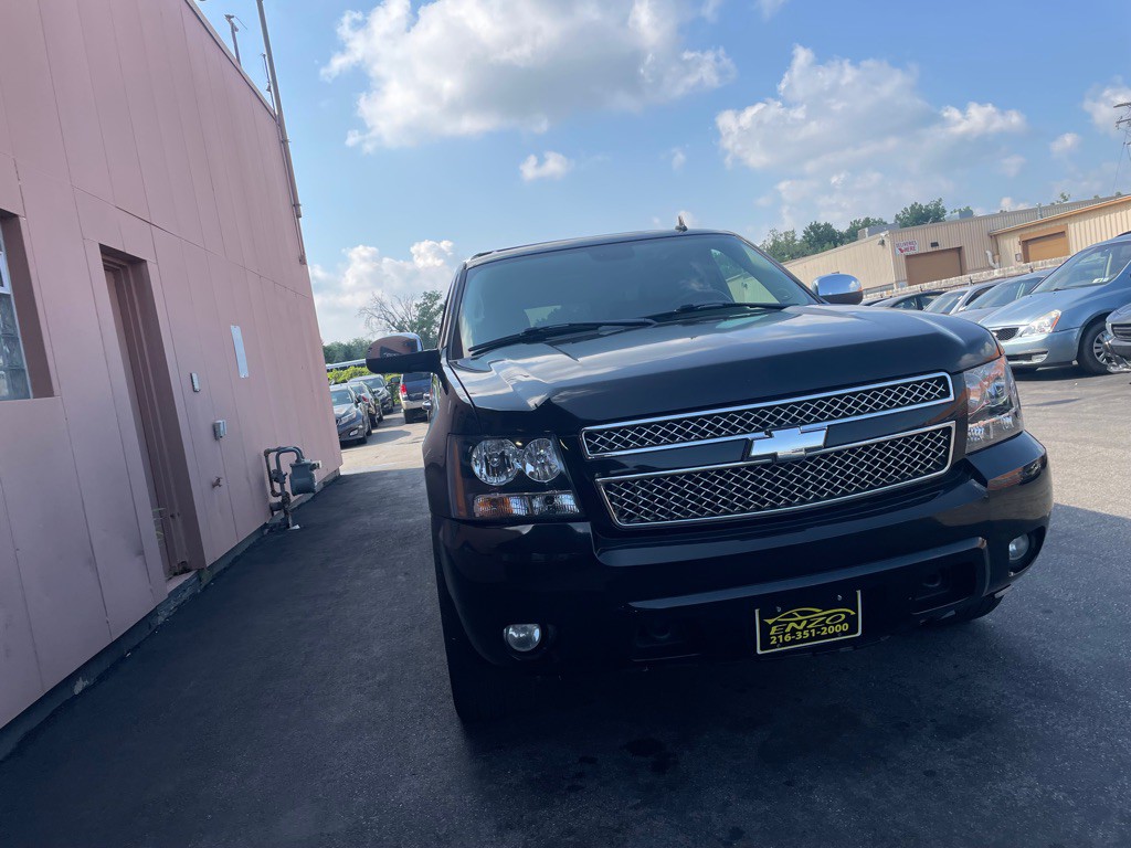 2008 Chevrolet Suburban Image 12