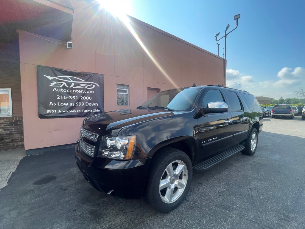 2008 Chevrolet Suburban Image 1
