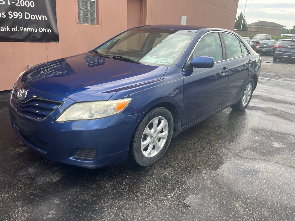 2011 Toyota Camry Image 3