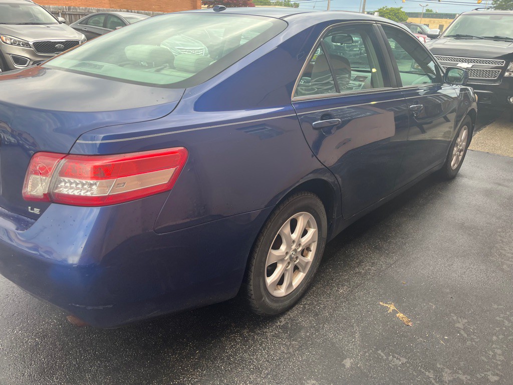 2011 Toyota Camry Image 6