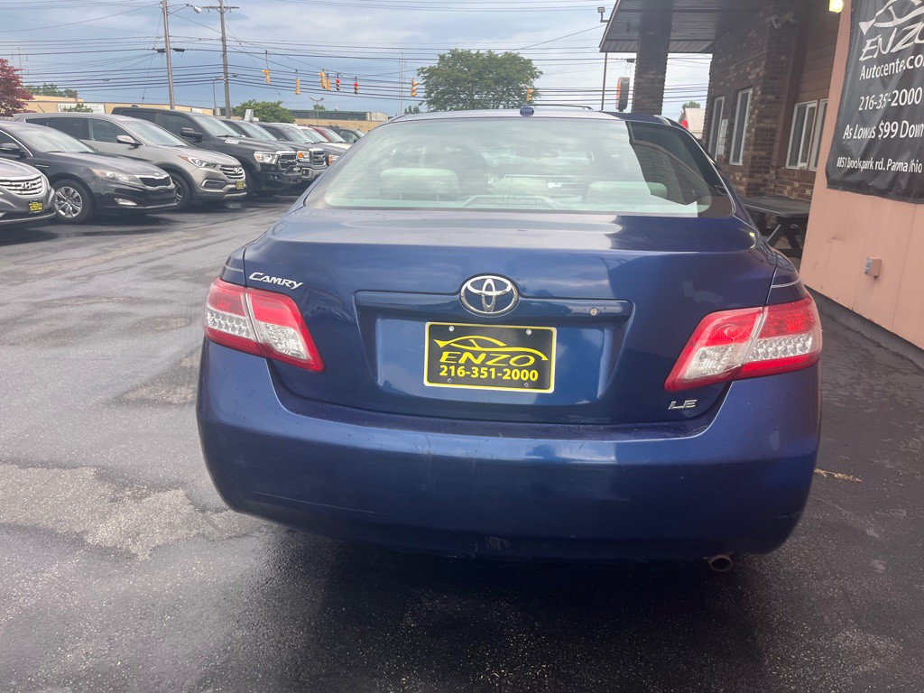 2011 Toyota Camry Image 7