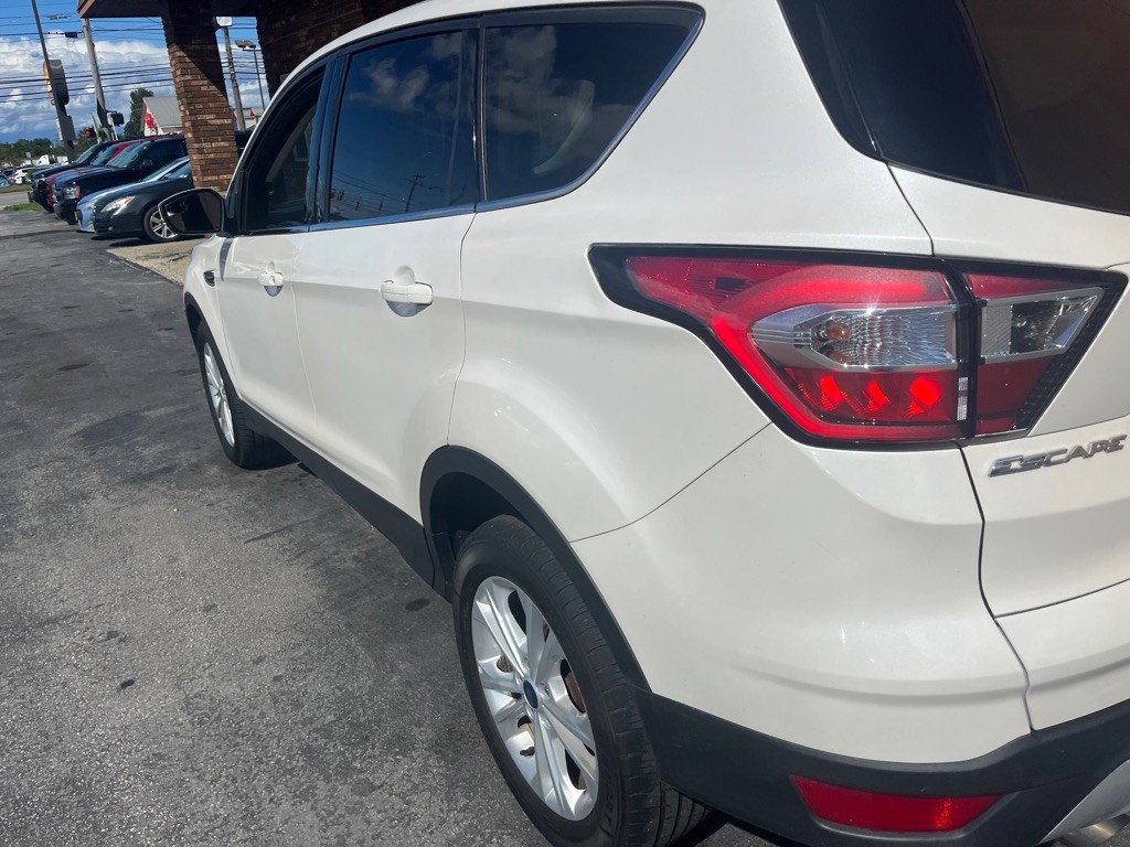 2017 Ford Escape Image 8