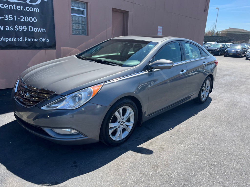 2011 Hyundai Sonata Image 3