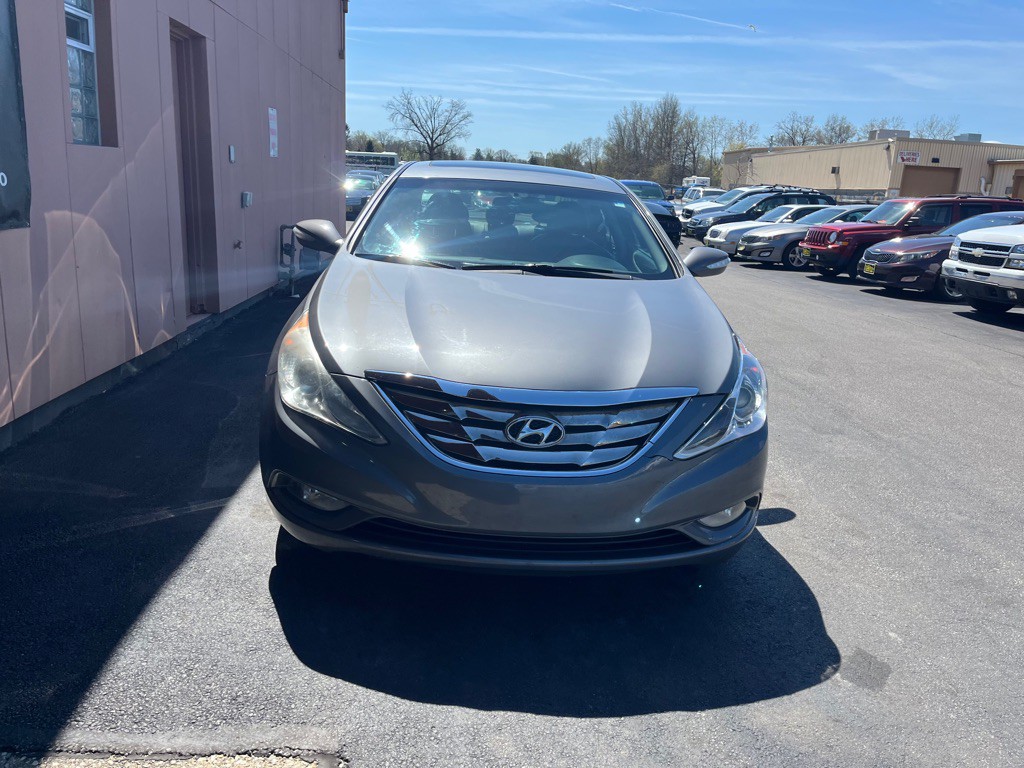 2011 Hyundai Sonata Image 4