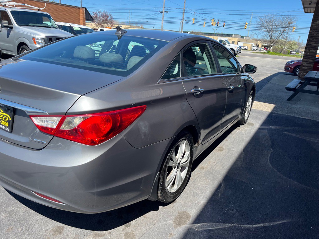 2011 Hyundai Sonata Image 6